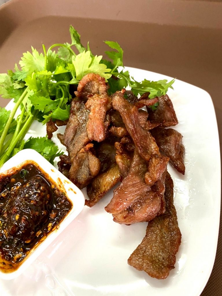 Grilled Beef & Spicy Dipping Sauce