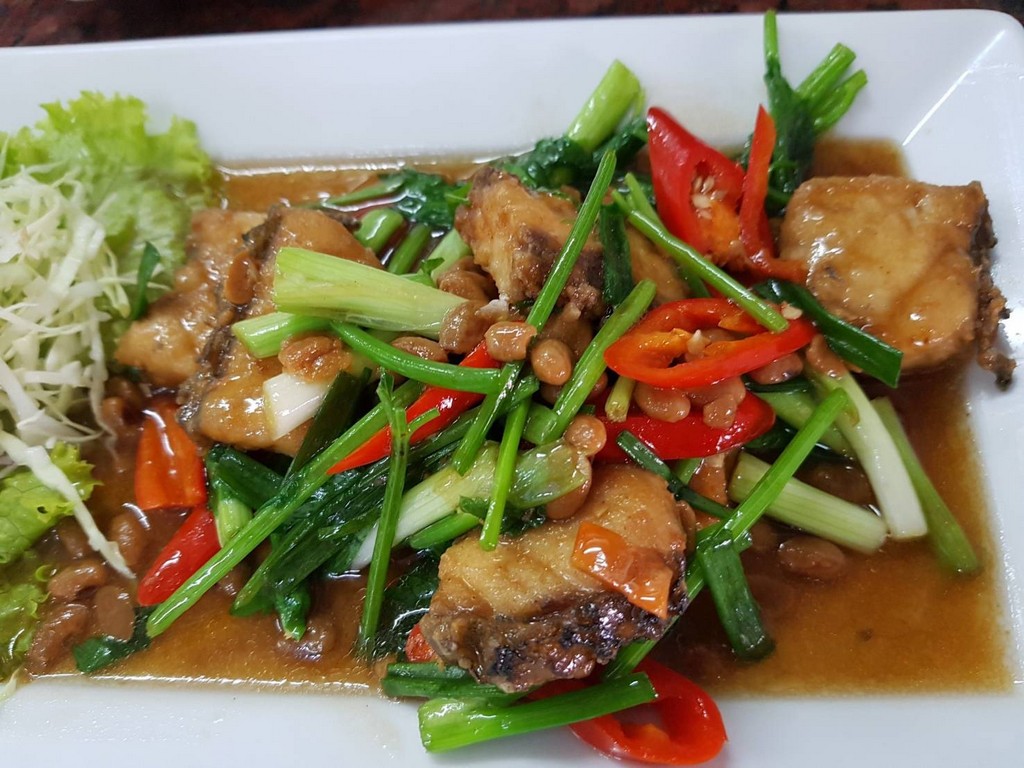 Crispy Fish in Bean Sauce